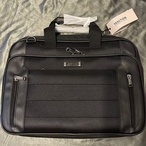 Kenneth Cole reaction luggage/laptop holder